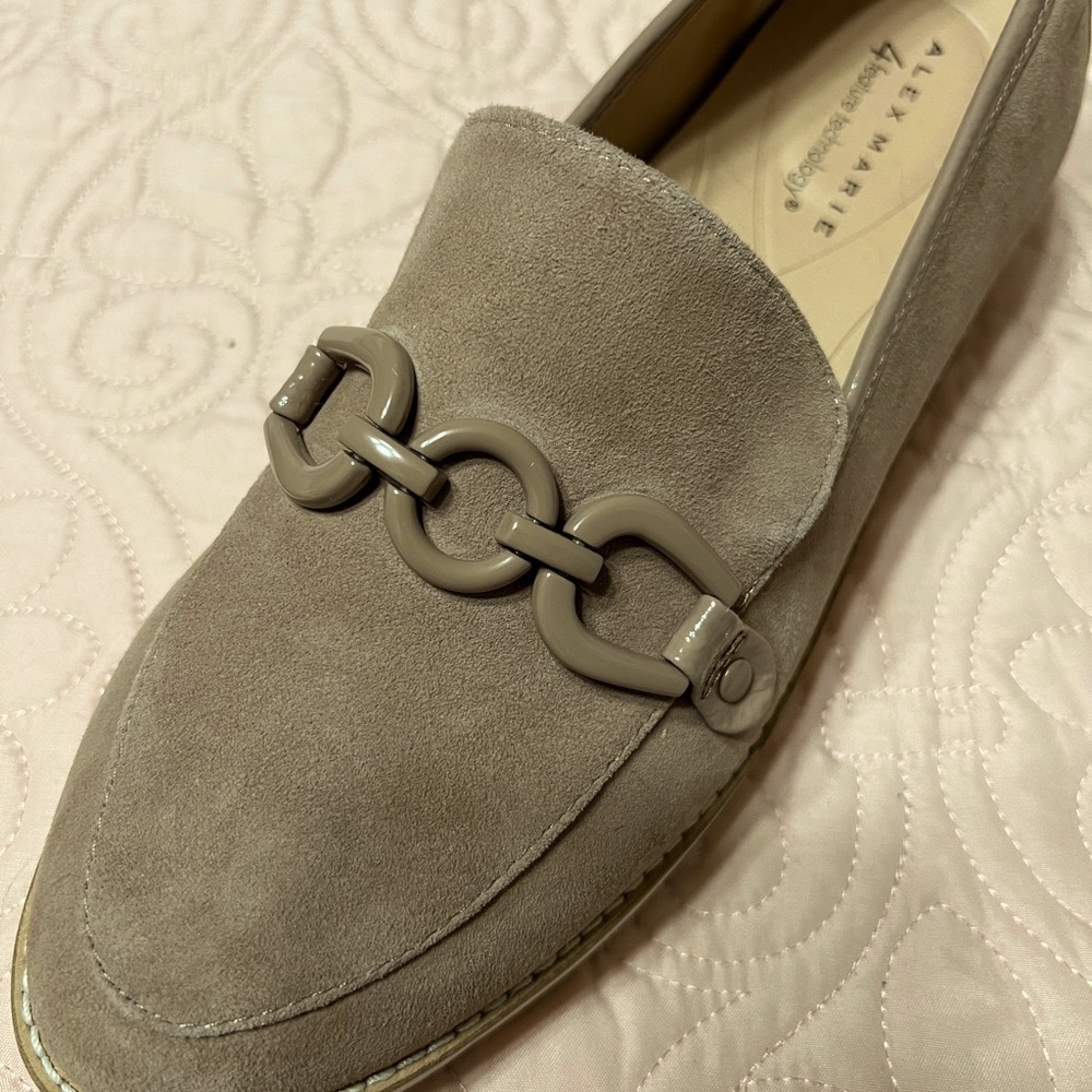 NWOT Alex Marie Womens Suede Taupe Loafers - Picture 4 of 4